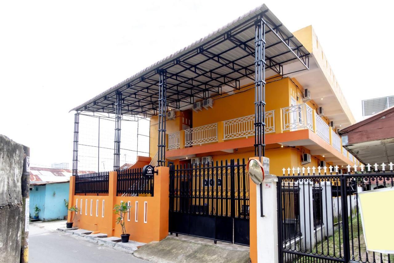 Hotel Oyo Life 2158 Arista Syariah 2*