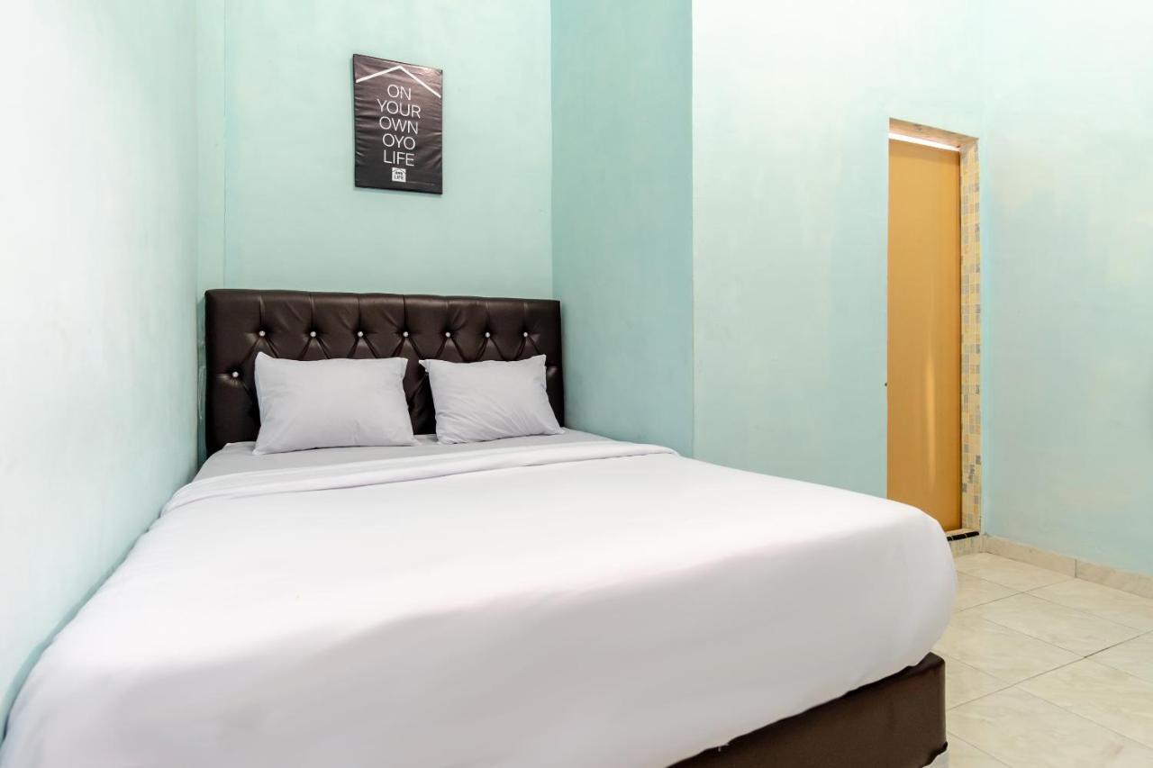 Oyo Life 2158 Arista Syariah Hotel 2*