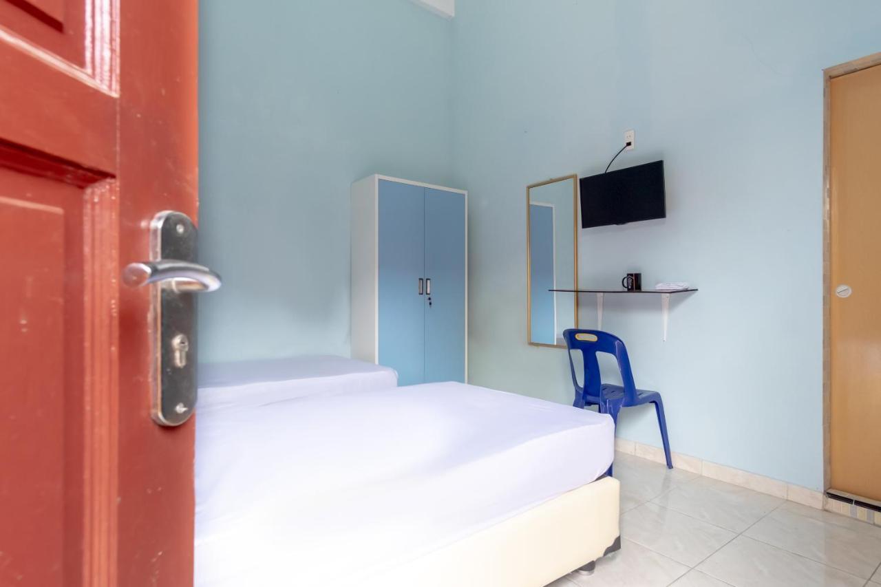 Oyo Life 2158 Arista Syariah Hotel