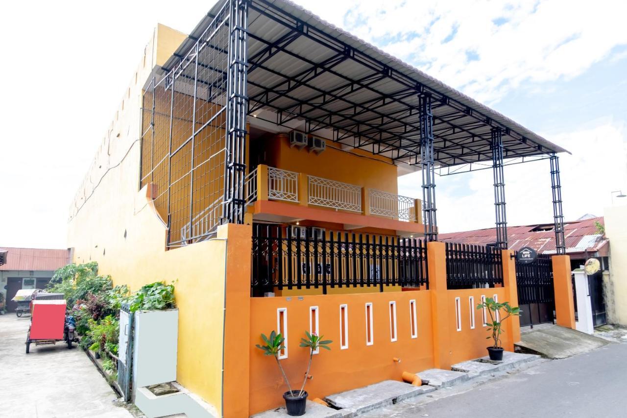 Hotel Oyo Life 2158 Arista Syariah